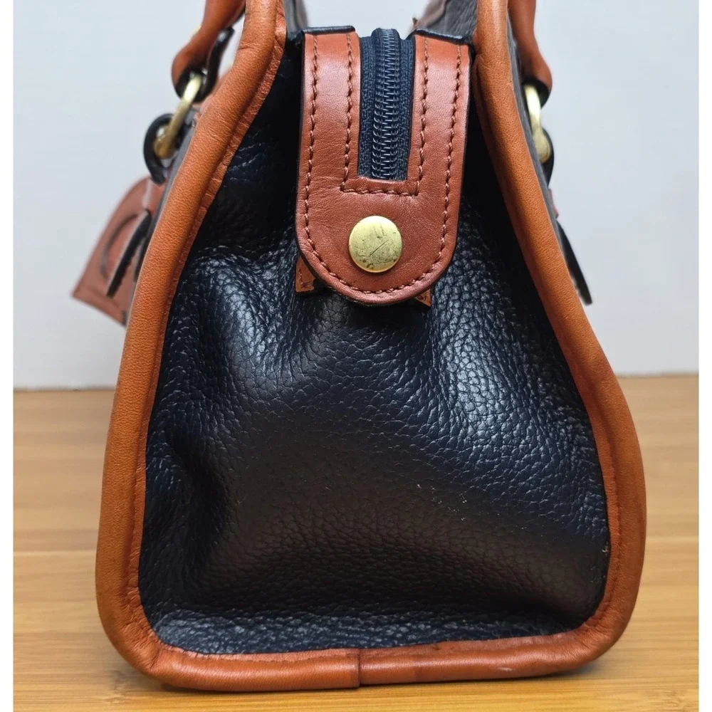 Vintage Liz Claiborne Leather Co. Black & Tan Hand Bag & strap